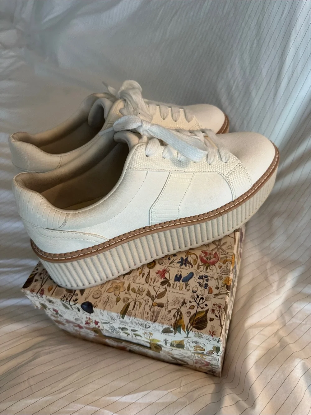 DV by Dolce Vita White/Cream Platform Lace-Up Sneakers